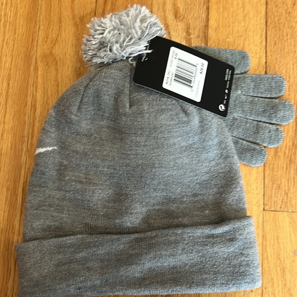 NWT boys hat and glove set - Picture 2 of 4